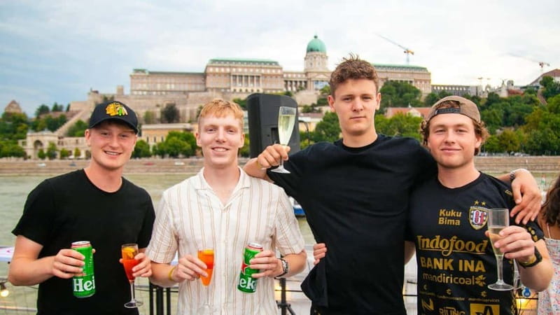 Budapest: Sip & Sail Danube Cruise with Unlimited Beer - Drinks and the mood: why unlimited beer changes the vibe