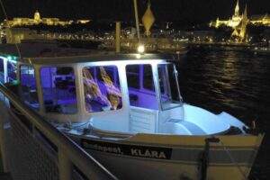 Budapest: Stag Party Boat with Beer and Wine - Boarding at Dock 42: where you meet and what to expect