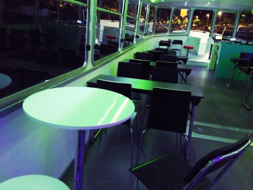 Budapest: Stag Party Boat with Beer and Wine - Music, sockets, heating, and WiFi: the small comforts that make a difference