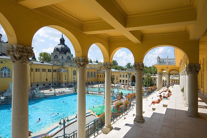 Budapest Széchenyi Thermal Spa Ticket - Crowds, cleanliness, and comfort: the real-world picture