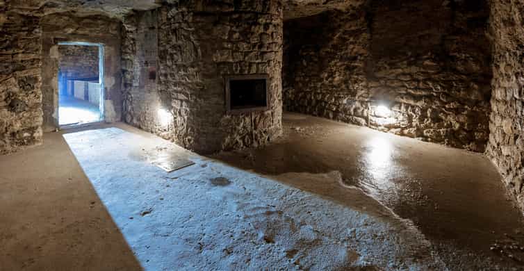 Budapest: The WWII Siege of Buda Castle & Bomb Shelter Tour - A 90-Minute Walk From Castle Hill Into WWII Shelters