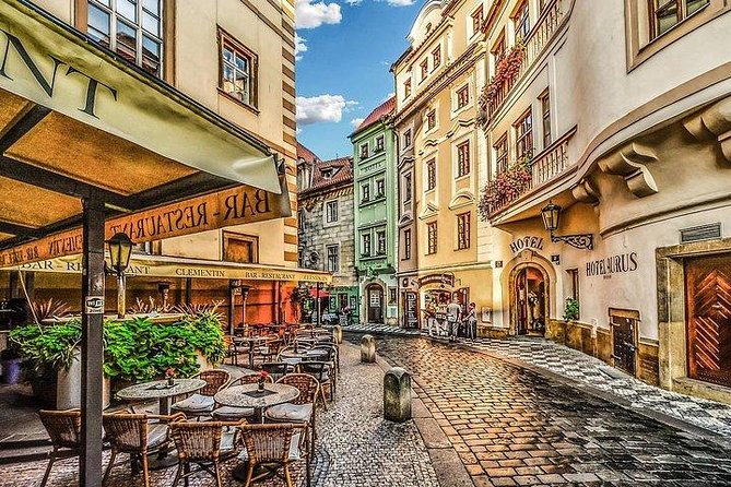 Budapest to Prague Private transfer with 2 hour sightseeing stop - How this private transfer really saves your day