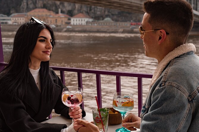 Budapest Unlimited Prosecco and Wine Cruise Day or Sunset Option - What this 60-minute Danube cruise feels like