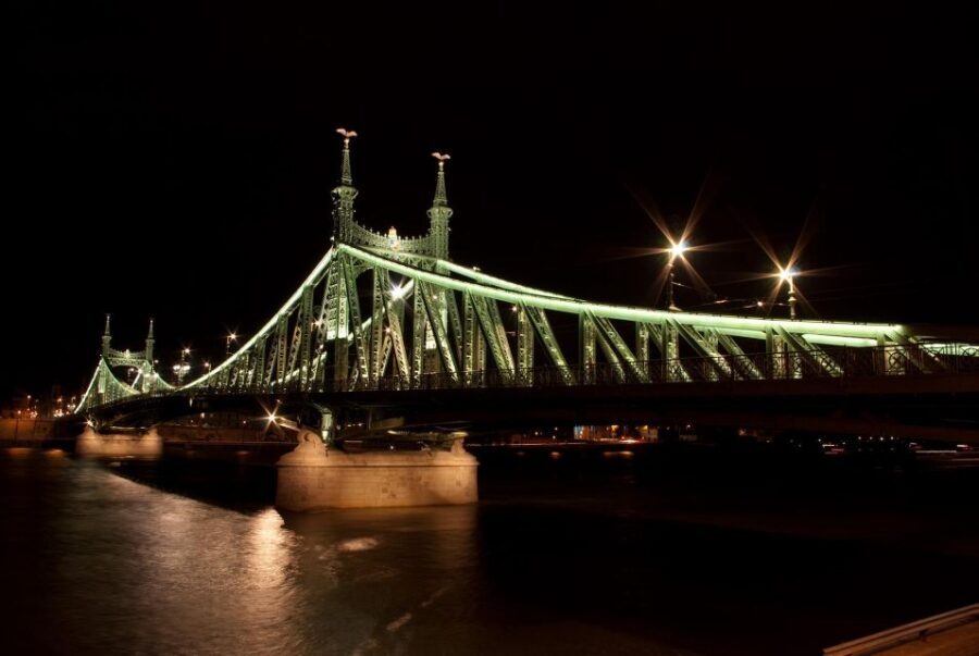 Budapest: Unlimited Prosecco and Wine Sightseeing Cruise - Why This Danube Prosecco Cruise Works for a First Night in Budapest
