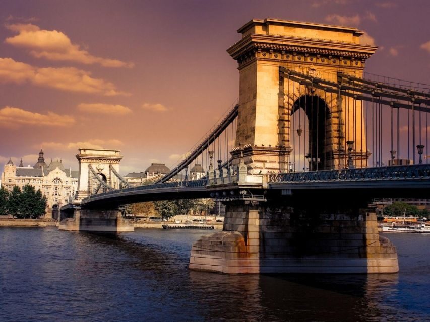 Budapest: Unlimited Prosecco and Wine Sightseeing Cruise - Unlimited Drinks: What You Actually Get (and How to Pace It)