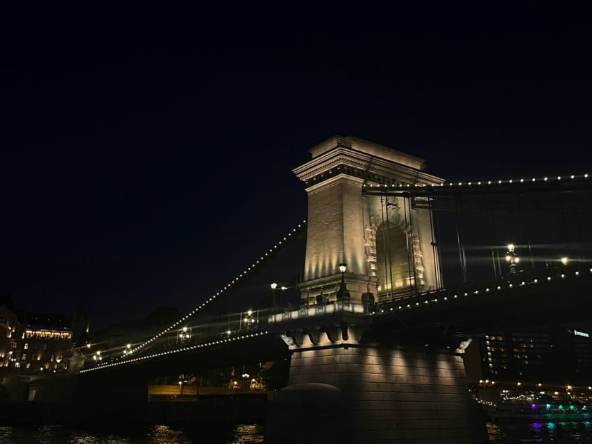 Budapest: Unlimited Prosecco, Beer and Aperol Spritz Cruise - Landmark route in 75 minutes: Parliament, Liberty Bridge, and the photo moments