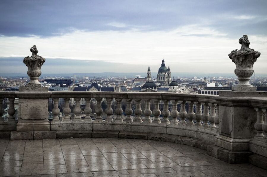 Budapest: Walking Tour in German - Parliament, Royal Palace area, and the President’s Palace: power buildings with context