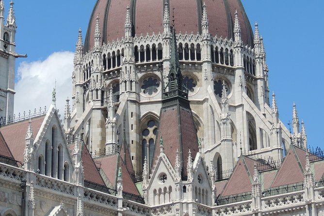 Budapest Walking Tour with Your Private Guide: 10+ Highlights - Stop 7: Sándor Palace and Power in Plain Sight