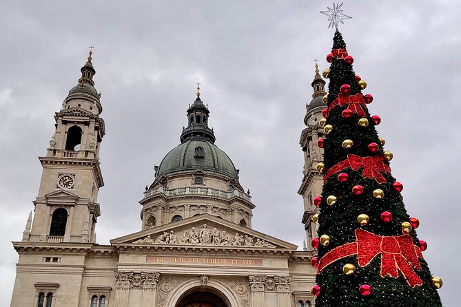 Budapest Wonderland - A Christmas Market Tour with Chimney Cake & Mulled Wine - The guide is the real engine (especially in a small group)