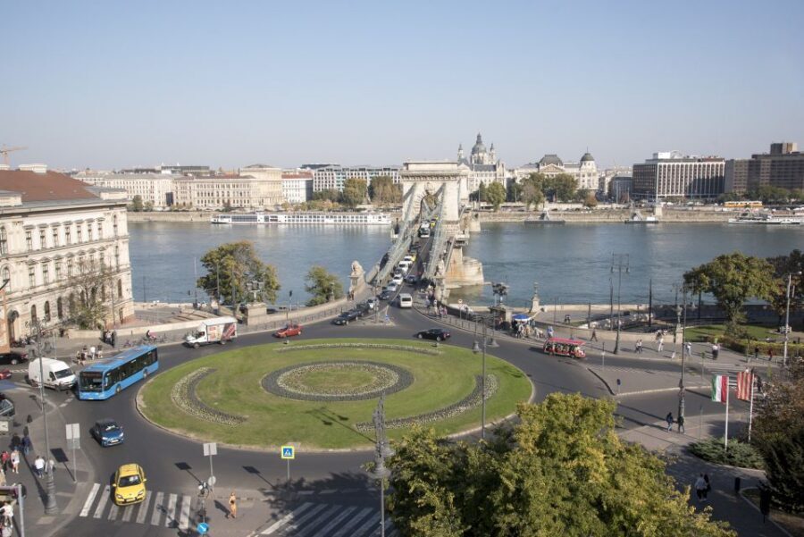 Castle District & Pest Driving Tour with Danube River Cruise - Pest Landmarks by Drive: Market Hall, Synagogue, Heroes’ Square, Andrássy Avenue