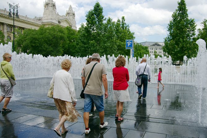 Classic Walk in Budapest Historical Center - Elizabeth Square: ferris wheel energy and the Danube Fountain monument