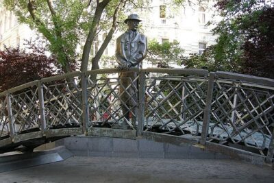 Communism in Budapest: Private Tour with House of Terror Museum - Bem József Memorial Square: where the revolution starts