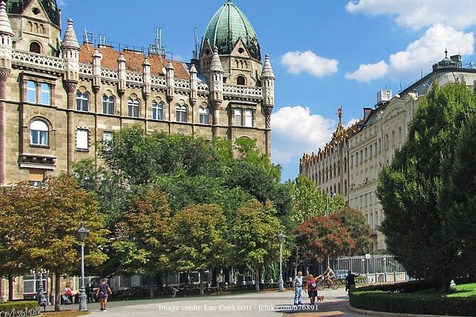 Communism in Budapest: Private Tour with House of Terror Museum - Kossuth Lajos Square: the Parliament building as a political stage
