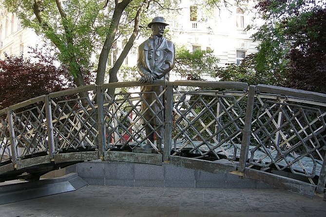Communism in Budapest: Private Tour with House of Terror Museum - Bem József Memorial Square: where the revolution starts