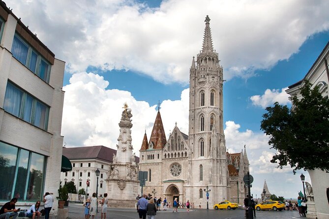 Comprehensive sightseeing tour - St. Stephen’s Basilica plus two memorial squares that change how you see Budapest
