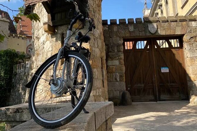 E-Bike Guided Tour in Castle Hill Budapest - Getting rolling from Semmelweis u. 14