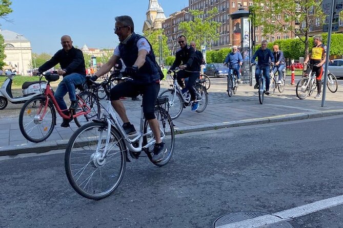 E-Bike Guided Tour in Castle Hill Budapest - Castle District climb: Buda Castle and Matthias Church up close