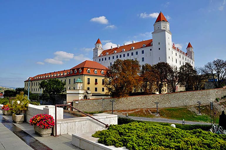 From Budapest: Bratislava Day Trip - Pickup in Budapest: The Two Options That Reduce Hassle
