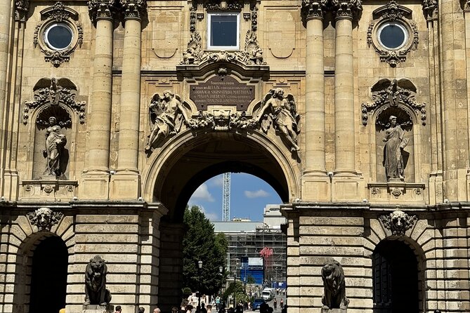 Gems of the Budapest Castle District Walking Tour - Start at Holy Trinity Statue: symbols first, questions second
