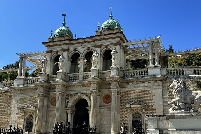 Gems of the Budapest Castle District Walking Tour - Matthias Church: architecture notes you can actually spot