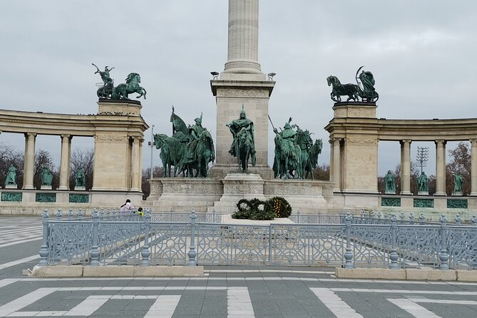 Historical and Cultural Guided Tour of Budapest - Shoes on the Danube: a short stop with a lasting impact