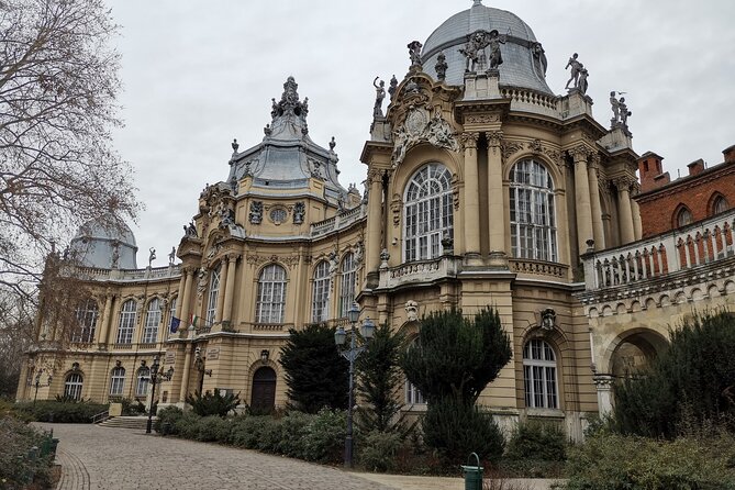 Historical and Cultural Walking Tour in Budapest - Széchenyi baths, explained without needing a long detour