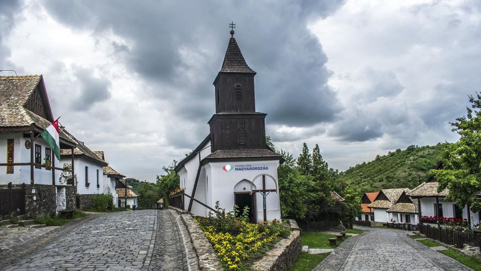 Hollókő Ethnographic Village: Day Tour from Budapest - The 8-hour day from Budapest: pickup, drive, and time on site