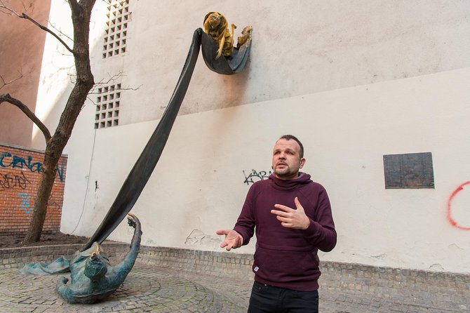 Jewish Heritage in Hungary with a Historian - Route in real order: Erzsébet tér to Gozsdu Udvar