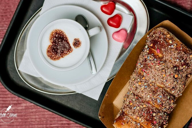 Kürtőskalács: Chimney Cake Workshop in City Park Budapest - Tea or coffee in the park: turning the class into a real Budapest break