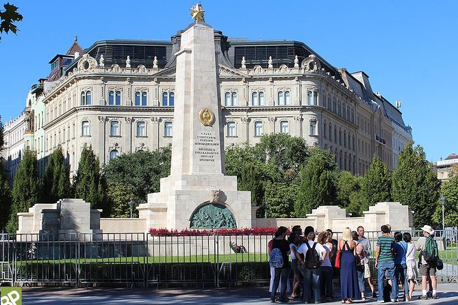 Life Under Communism" with optional visit to the House of Terror - Crossing toward Gellért Hill: the city’s “lookout” lesson
