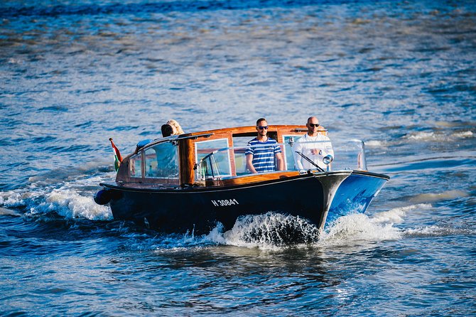 Luxurious, private day cruise with a waterlimousine to Szentendre - Comfort on board: leather, views, and not having to “do” anything