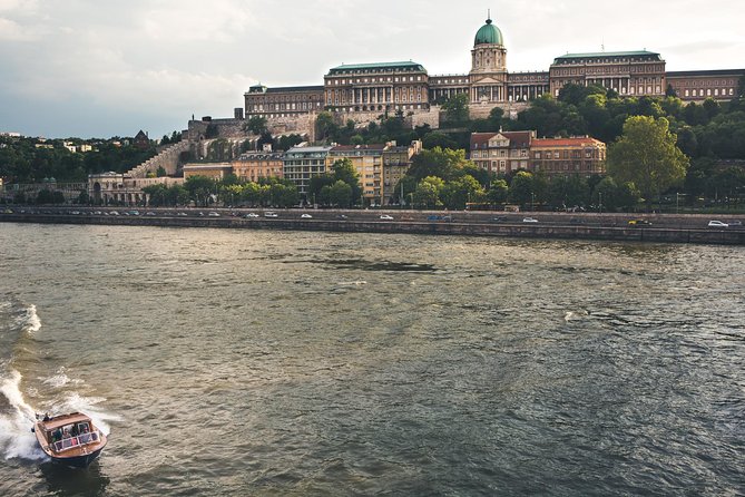 Luxurious, private day cruise with a waterlimousine to Szentendre - Drinks, timing, and the one thing that can frustrate you