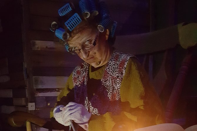 Nightmare in Budapest Interactive Horror Experience - Checking in and meeting your six-person group