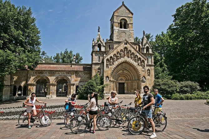 Private Budapest Bike Tour with Cafe Stop - A Fast, Smart Way to See Pest and Buda on One Ticket