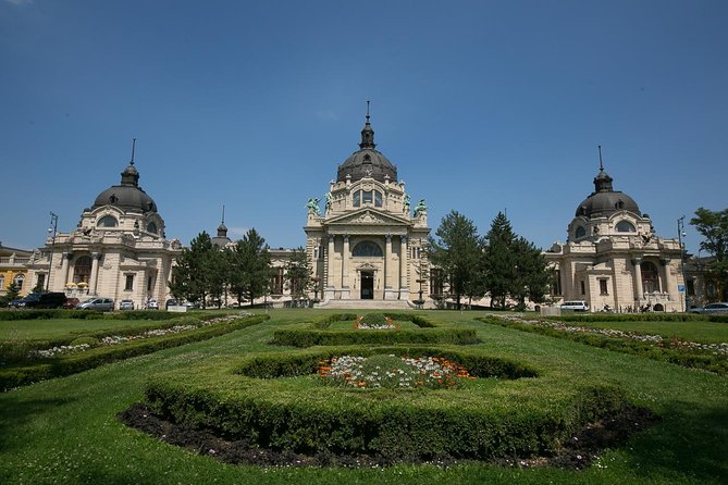 Private Budapest Bike Tour with Cafe Stop - Getting Your Bearings Fast: Pest’s Landmarks and the Big Main Streets