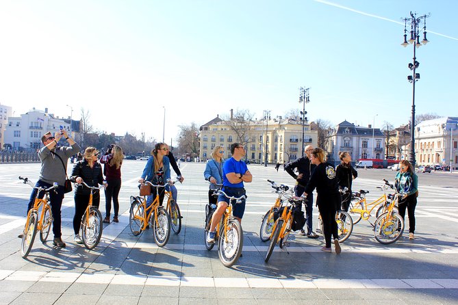Private Budapest Bike Tour with Cafe Stop - St. Stephen’s Basilica and the Danube Promenade Views