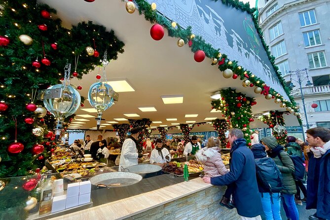 Private Budapest Christmas Market Tour with Chimney Cake & Mulled Wine - How the Timing Works: 2.5 Hours, Two Anchors, No Hurry