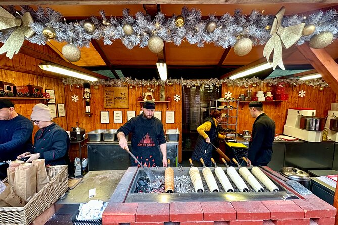 Private Budapest Christmas Market Tour with Chimney Cake & Mulled Wine - St. Stephen’s Basilica Stop: Architecture and the Reliquary Detail