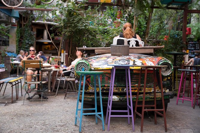 Private Budapest Ruin Bar Tour with Local Drinks & Street Food - Who should book this ruin bar tour—and who might not love it