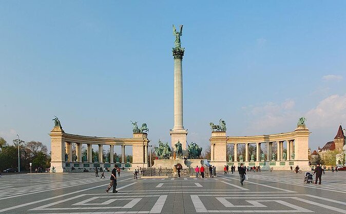 Private Budapest Sightseeing Tour: Royal Castle, Heroes Square, Chain Bridge - Key things to know before you go