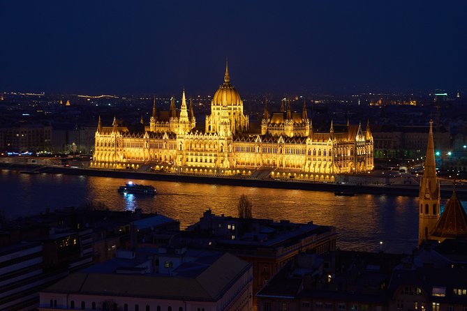 Private Budapest Sightseeing Tour: Royal Castle, Heroes Square, Chain Bridge - Great Central Market Hall time: browse, snack (if you want), and reset