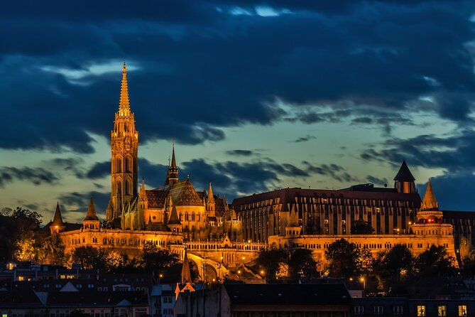 Private Budapest Sightseeing Tour: Royal Castle, Heroes Square, Chain Bridge - St Stephen’s Basilica and the easy finish near Parliament