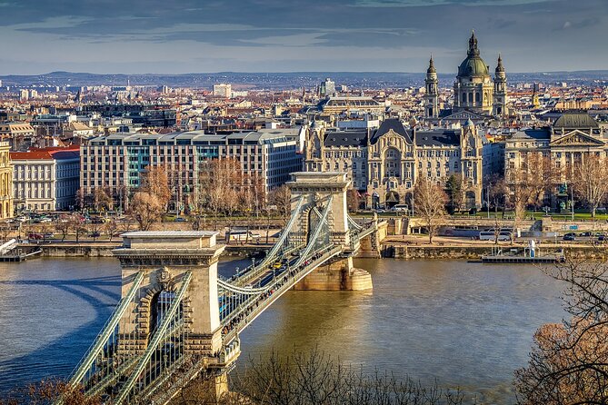 Private Budapest Sightseeing Tour: Royal Castle, Heroes Square, Chain Bridge - Gellért Hill up to the Citadel: viewpoints, spa name drops, and Liberty Bridge
