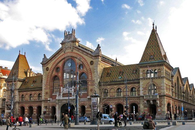 Private City Tour in Budapest 6 hours - Kossuth Lajos Square: a fast Parliament-area breather