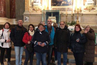 Private Custom Tour with Local Guide Budapest - Meeting point and getting oriented fast