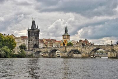 Private Transfer from Budapest to Prague with 2 hours for sightseeing - Your driver’s role: great help, just not a licensed guide