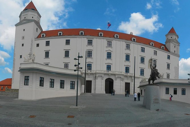 Private Transfer from Budapest to Vienna with a great guided tour in Bratislava - Who this Budapest-to-Vienna stopover suits best