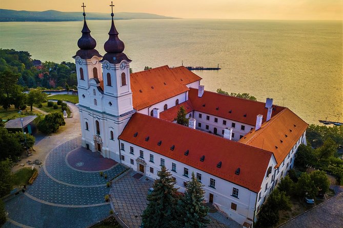 Private Transfer from Vienna to Budapest or Budapest to Vienna - The ride comfort checklist: AC, WiFi, snacks, and a stress-free pace