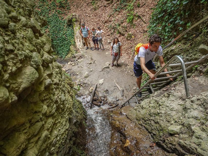 Ram Gorge Hiking Adventure - Guides who keep you safe and moving
