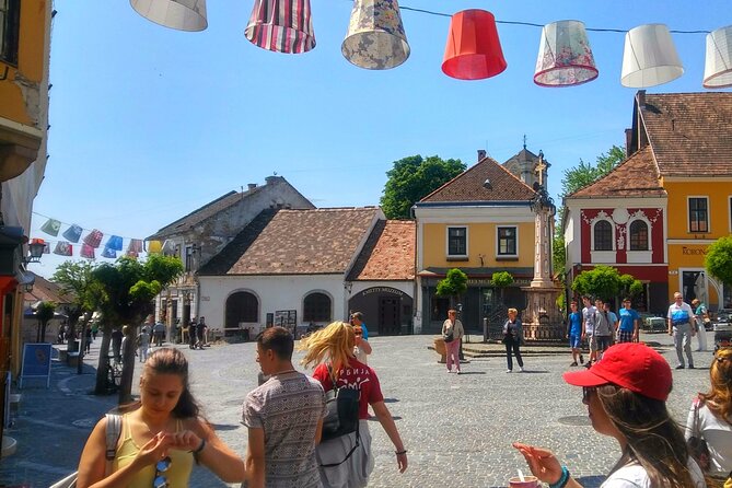 Scenic Danube River bend hills & the Art Town: Private Car Tour - Szentendre: a walkable art town with baroque charm